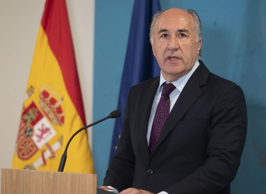 El alcalde de Algeciras suspende su militancia en el PP tras la denuncia contra él por acoso y malversación