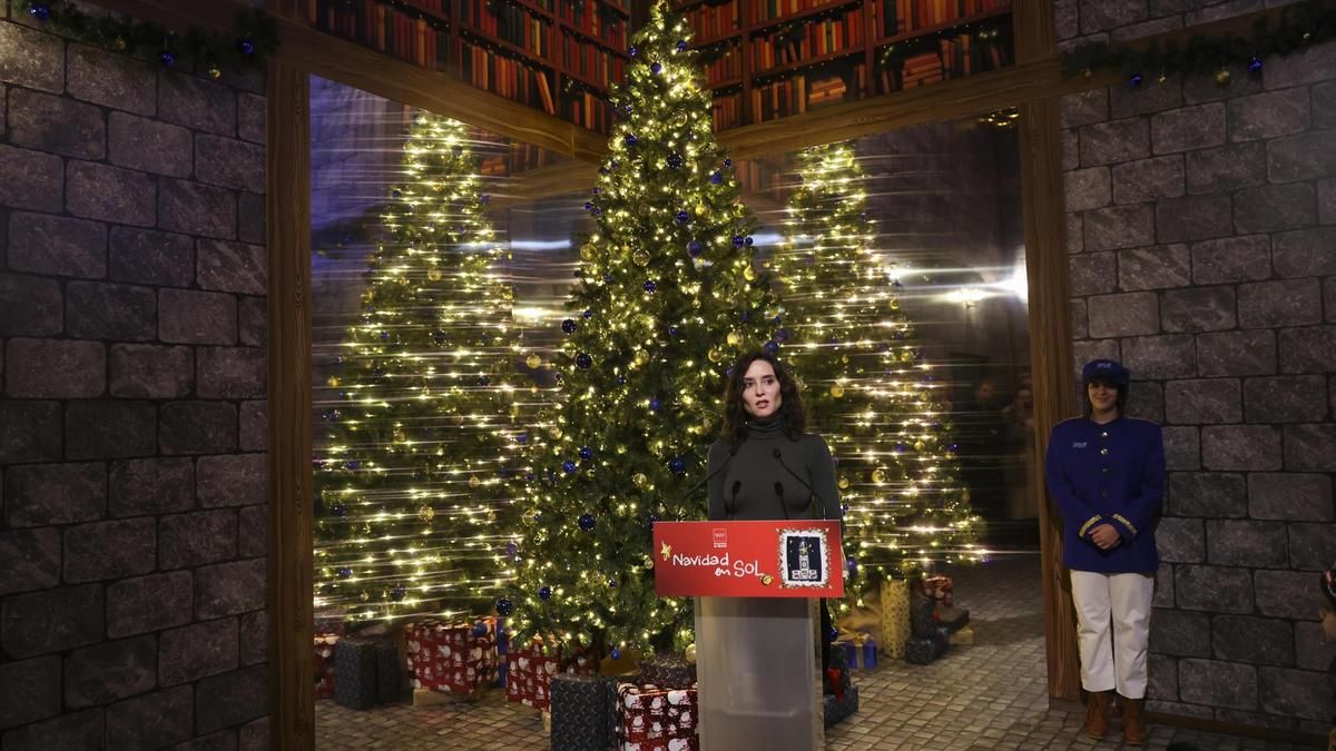 El PP de Ayuso critica a Sánchez por felicitar las fiestas en lugar de la Navidad… como hacían sus dirigentes: «No cuesta tanto decirlo»