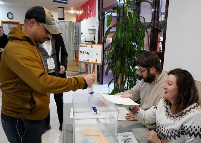 Primer dato de participación de la jornada electoral en Extremadura: a las 11 de la mañana ha votado el 8,8%