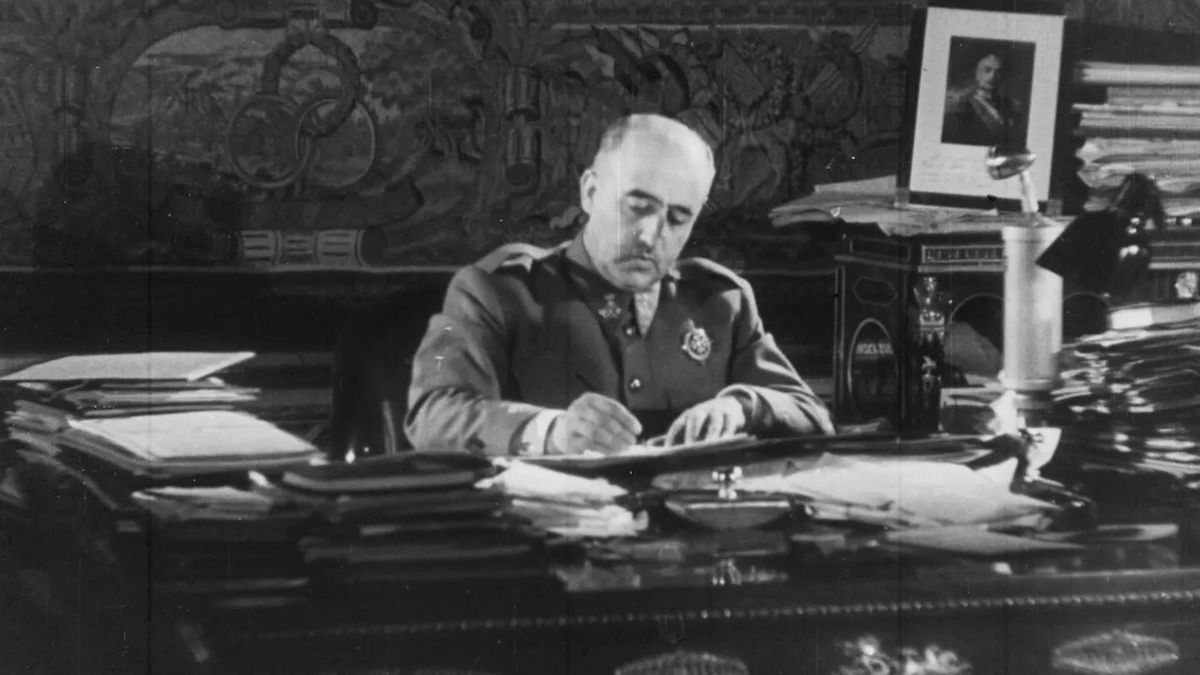 Las lecciones que la propaganda del NO-DO deja en un presente en el que “se banaliza sobre lo que es una dictadura”