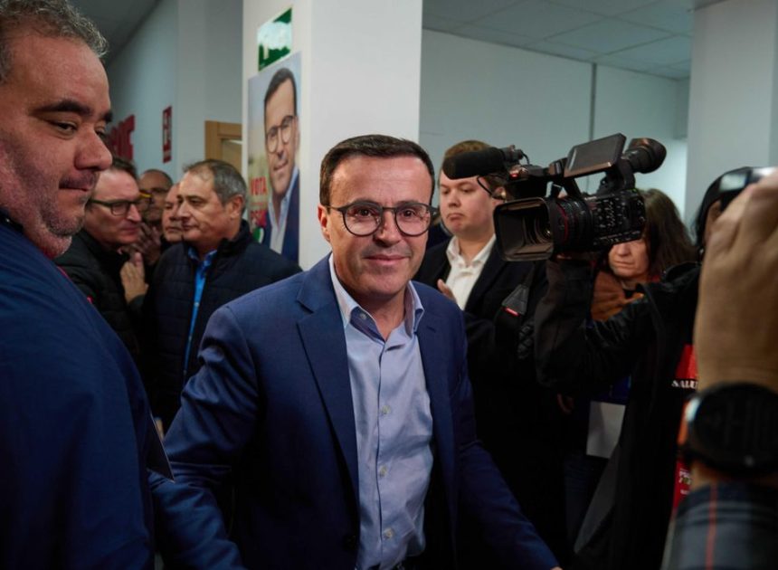 Miguel Ángel Gallardo dimitirá esta tarde tras el batacazo del PSOE en Extremadura