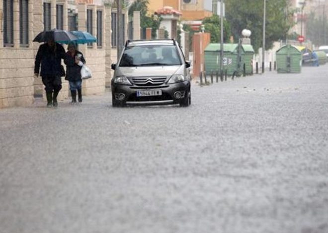 El litoral de Valencia entra en alerta roja por la borrasca Emilia con lluvias que ya superan los 100 litros en La Safor