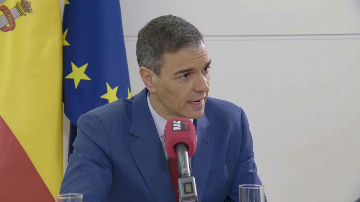 Sánchez trata de tender puentes con Puigdemont y asume parte de su agenda de derechas