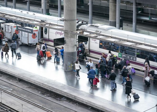 El Gobierno crea un abono transporte único en toda España por 60 euros al mes