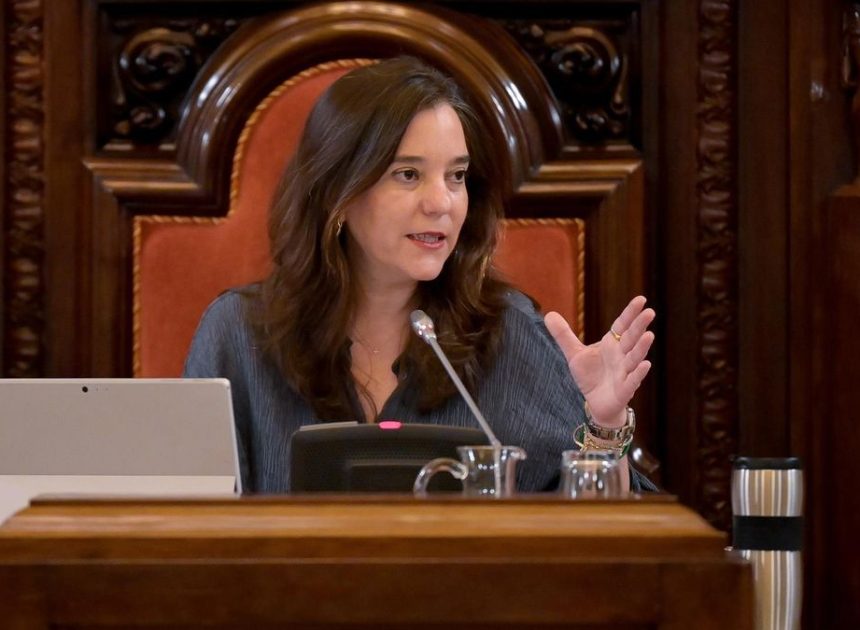 Dos exconcejalas de A Coruña denuncian a la alcaldesa socialista por acoso laboral a través del canal interno del partido