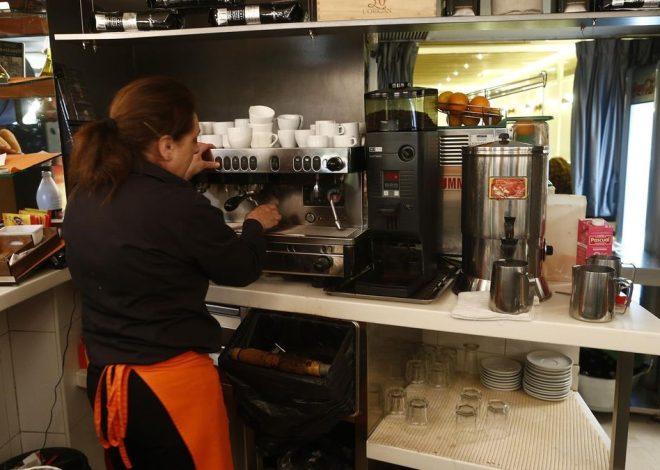 España logra rebajar la tasa de paro por debajo del 10% por primera vez en 18 años