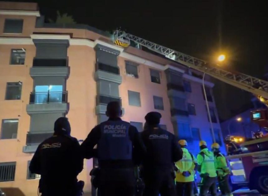 Mueren tres personas en un incendio de una vivienda de Carabanchel, en Madrid