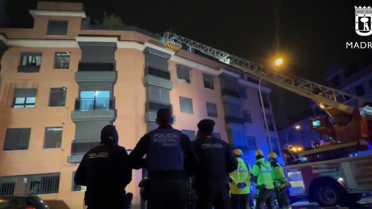Mueren tres personas en un incendio de una vivienda de Carabanchel, en Madrid