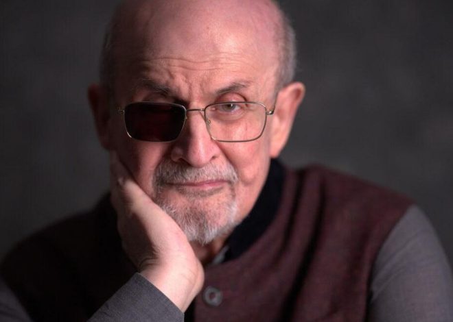 Salman Rushdie, sobre la situación actual en EEUU: “Necesitamos optimismo para lidiar con el presente”