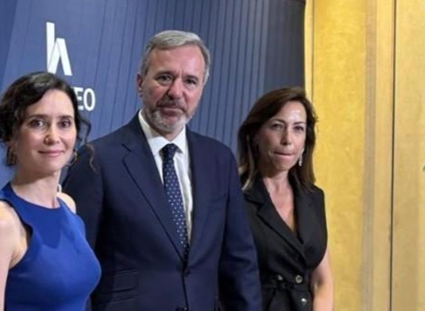 Ayuso se suma a la campaña aragonesa del PP con mítines y «cañas gratis» en una discoteca de Zaragoza