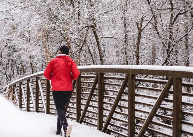 Cómo entrenar cuando hace frío y evitar lesiones, según una fisio: «Los músculos trabajan de manera más forzada»