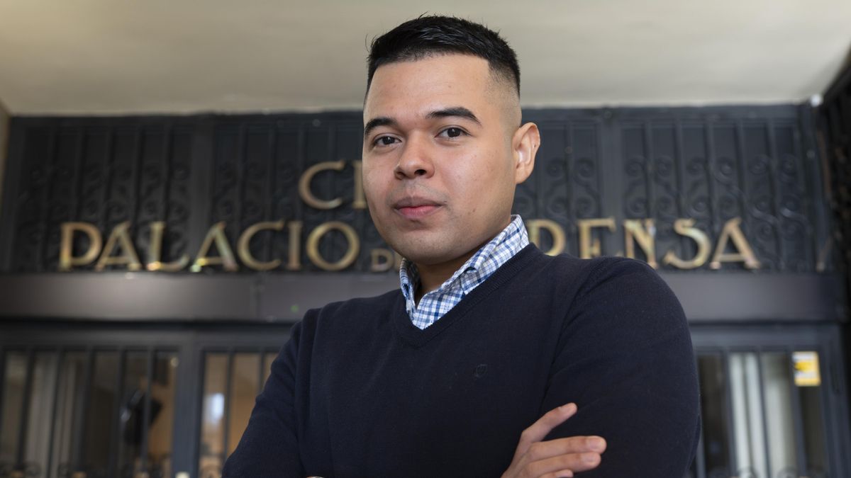 El libro para los “jóvenes en España” que “creen que una dictadura es mejor que una democracia”