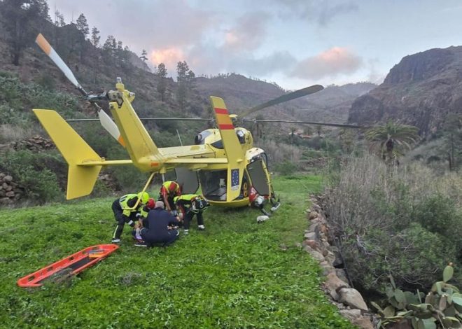 Mueren dos personas y otras dos resultan heridas graves tras caer un vehículo en una charca de Gran Canaria
