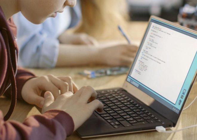 La OIT advierte de los riesgos de la IA para la inserción laboral de los jóvenes con alta cualificación