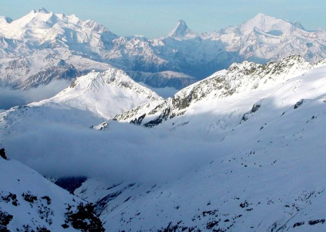 Tres esquiadores mueren por aludes en los Alpes franceses este domingo