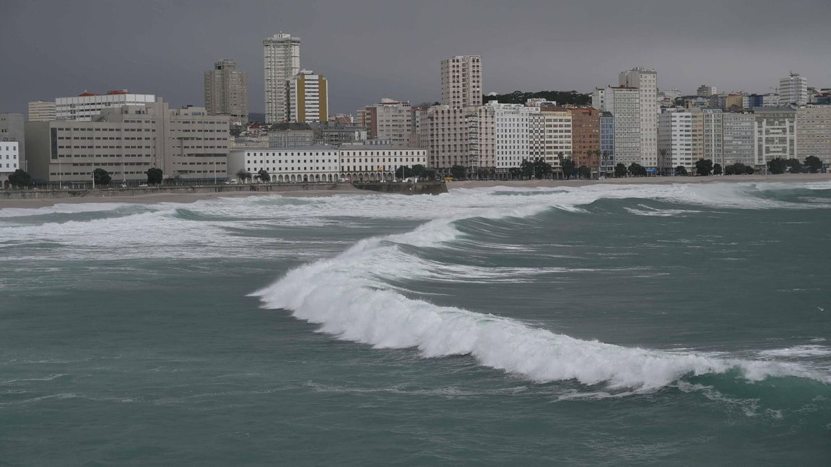 Galicia activa la alerta roja y suspende este lunes la actividad lectiva en el interior de Pontevedra