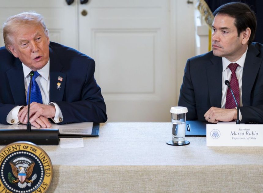 Trump eleva sus amenazas contra Cuba: «Les sugiero que lleguen a un acuerdo antes de que sea demasiado tarde»