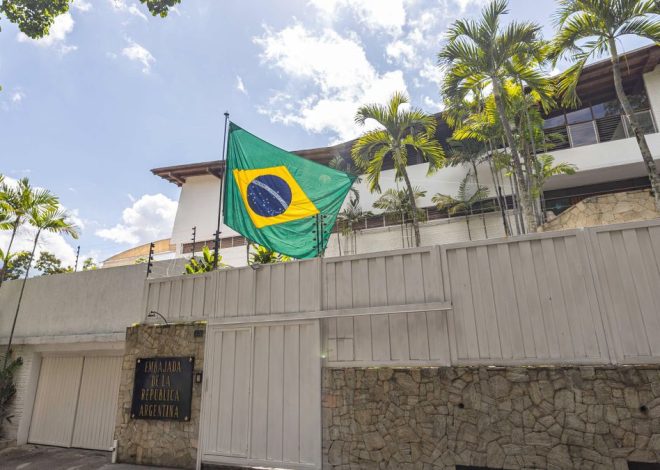 Milei ahonda la tensión con Lula por sus salidas de tono y Brasil deja de proteger la embajada argentina en Venezuela