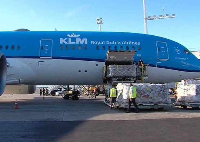 El reembolso del precio del billete de avión tras una cancelación debe incluir la comisión cobrada por el intermediario