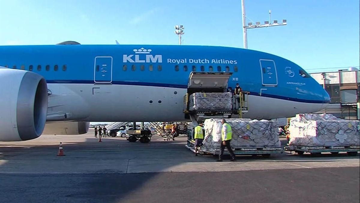 El reembolso del precio del billete de avión tras una cancelación debe incluir la comisión cobrada por el intermediario