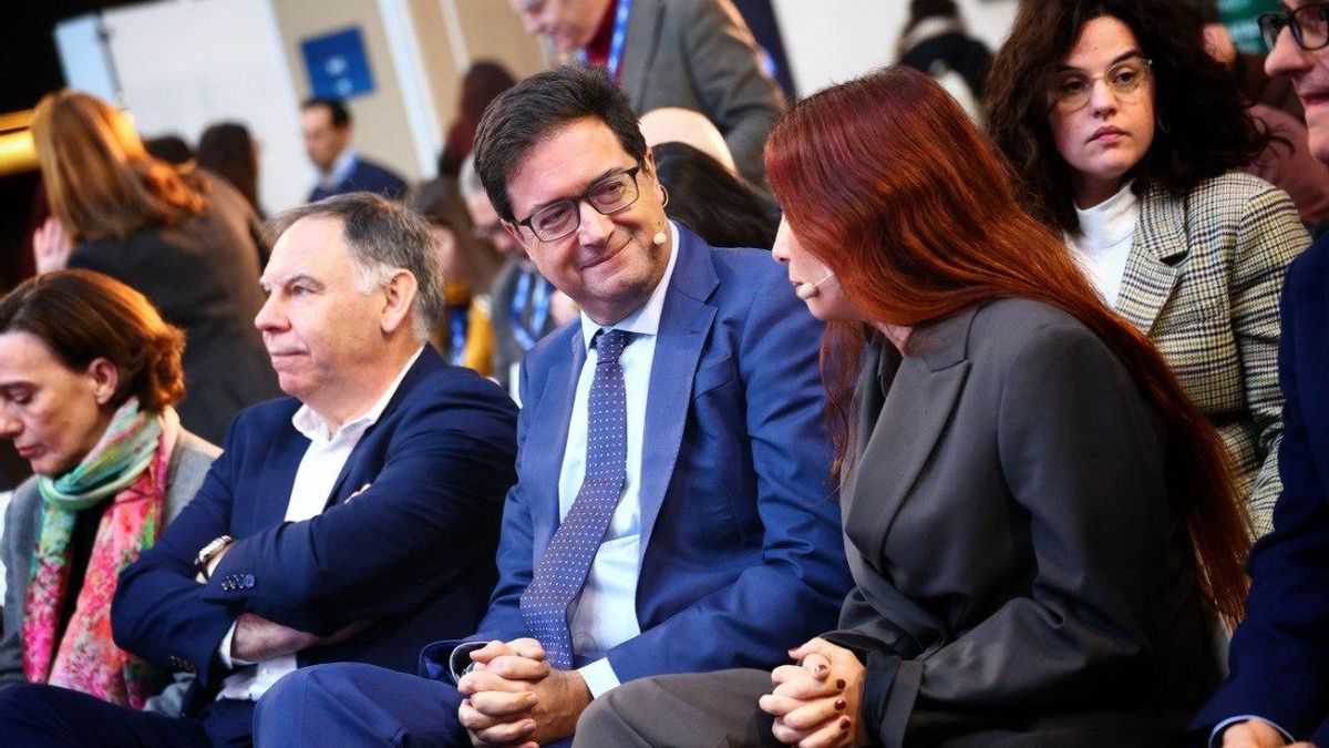 El Gobierno inicia los trámites para implantar las 35 horas semanales para los funcionarios