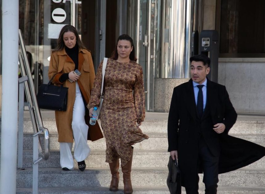 Sumar ayudó a pagar el abogado de Elisa Mouliaá en la causa contra Errejón