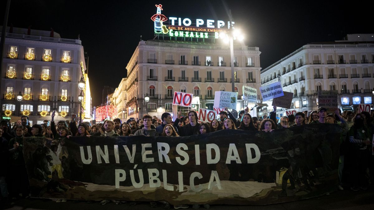 La comunidad universitaria madrileña vuelve a la carga contra la ley de Ayuso