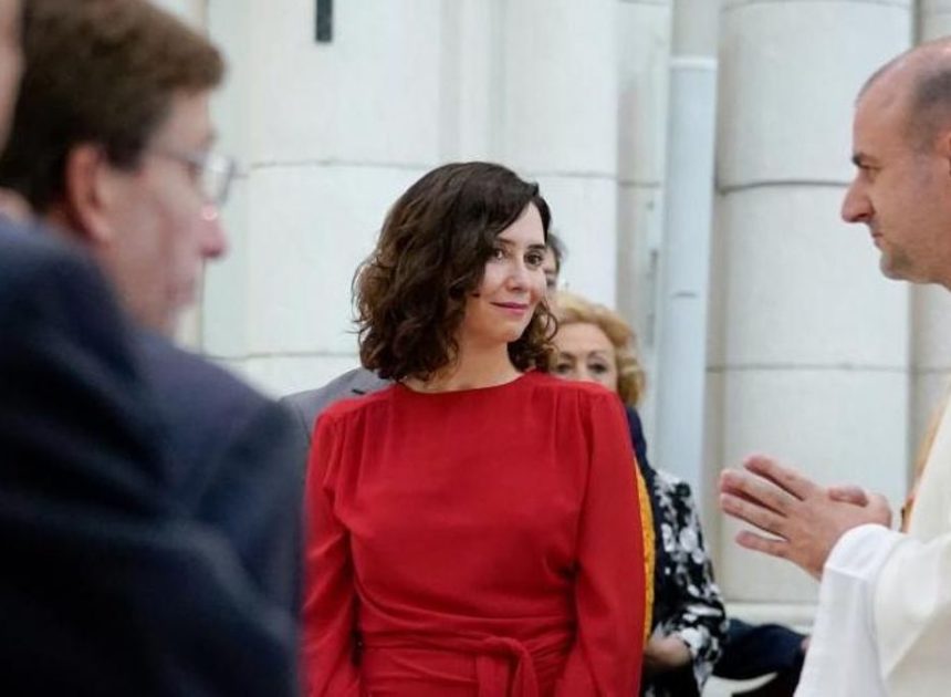 El arzobispo de Madrid se pliega a Ayuso y organiza un funeral católico por las víctimas de Adamuz previo al del Estado