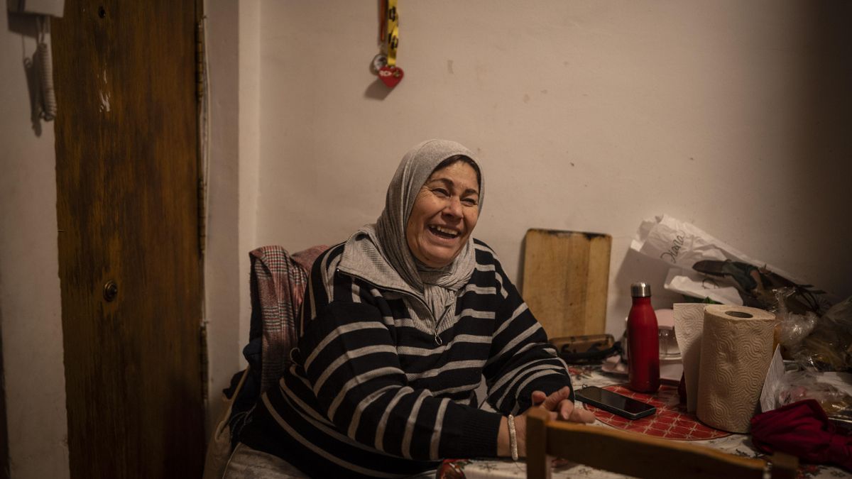 Los migrantes sin papeles que se acogerán a la regularización: «Por fin podremos trabajar dignamente»