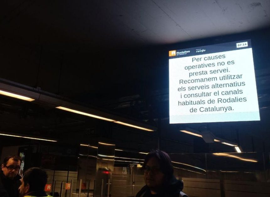 La negativa de los maquinistas a prestar el servicio deja sin trenes de Rodalies a Catalunya por segundo día consecutivo