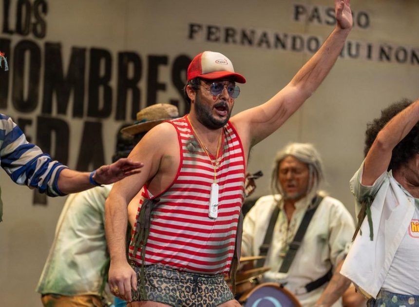 «Me voy a tener que disfrazar de torero para que me hagan una prueba»: el Carnaval de Cádiz dispara a Moreno por su gestión sanitaria