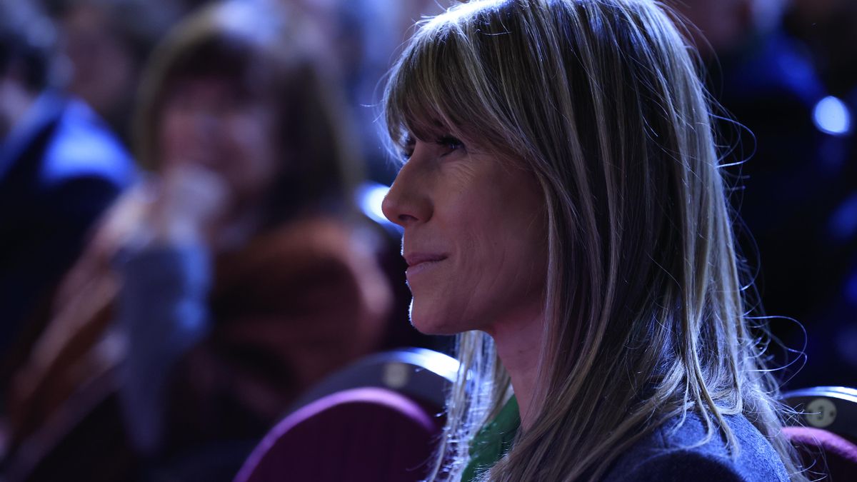 El juez Peinado pide otro informe a la UCO porque la asistente de Begoña Gómez la acompañó en tres de 22 reuniones con una empresa