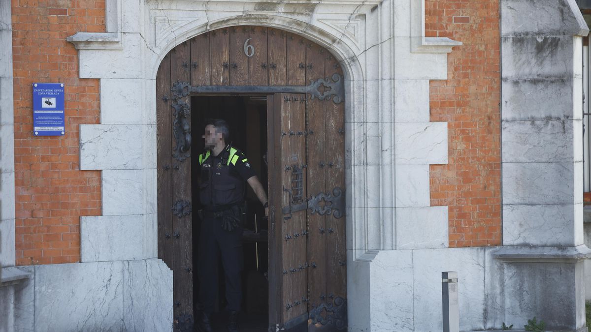 Dimiten tres concejales del PNV en Getxo tras quedar ya imputados por el derribo del palacete protegido
