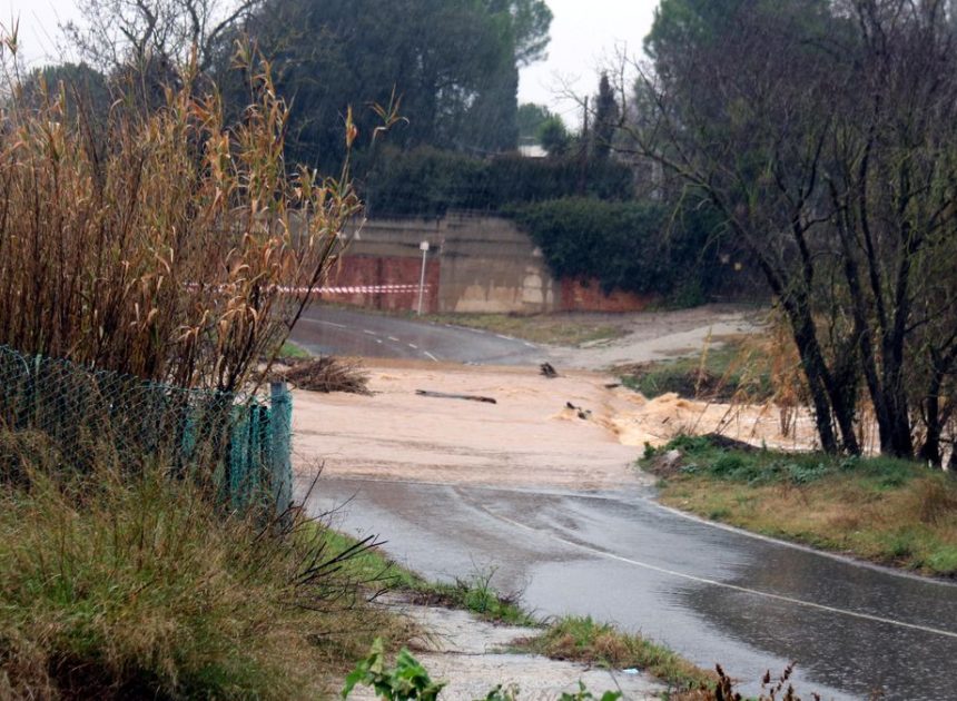 La Generalitat suspende la actividad escolar en gran parte de la provincia de Girona por el temporal de lluvias