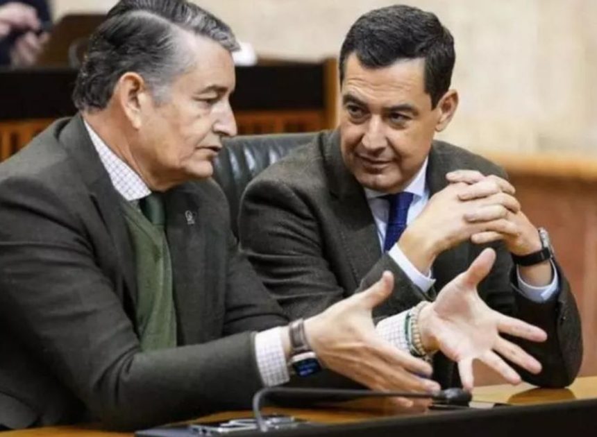 Un juez imputa a dos altos cargos de la sanidad andaluza en Cádiz por el caso de los contratos a dedo archivado en Sevilla