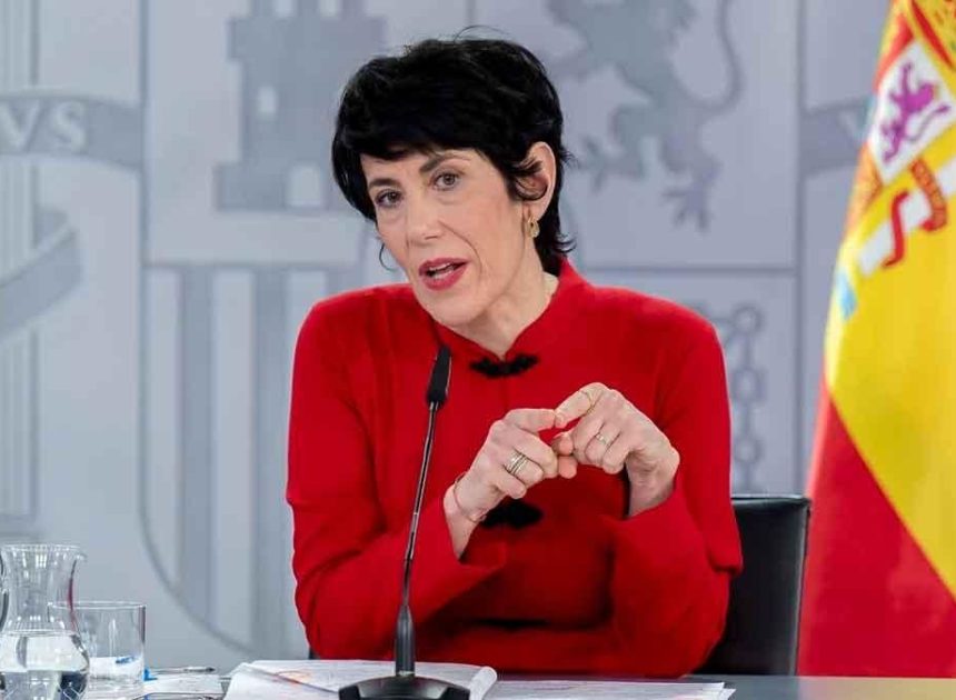 Los migrantes podrán solicitar su regularización entre abril y junio y el Gobierno se compromete a resolver en tres meses