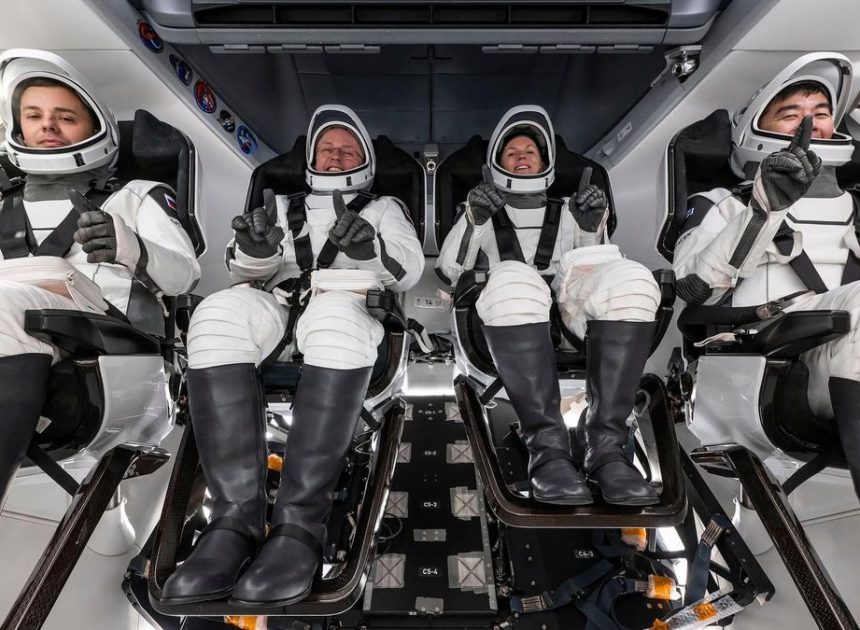 Regresa a la Tierra la misión interrumpida por la NASA por la enfermedad de uno de sus astronautas