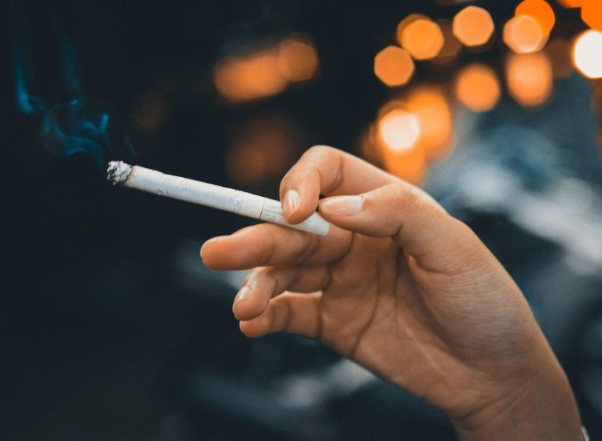 Compartir el compromiso o ponerle una fecha: las claves para dejar de fumar si es uno de tus objetivos personales para 2026