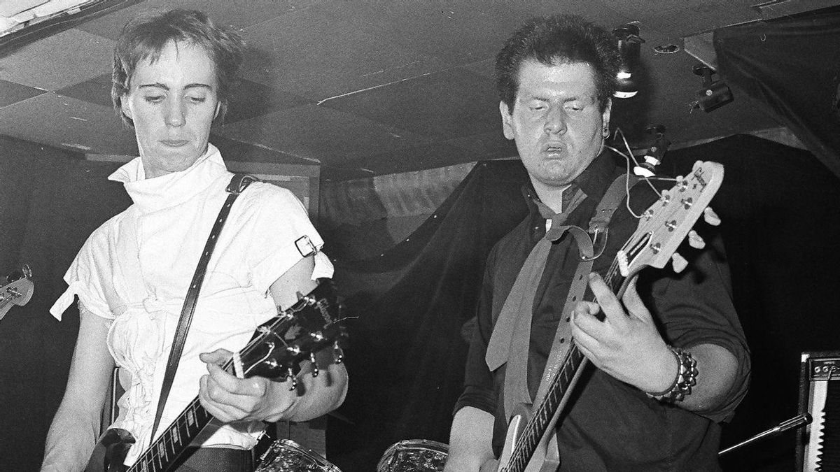 El libro que fotografió el punk y pasó décadas descatalogado vuelve convertido en la biblia del género