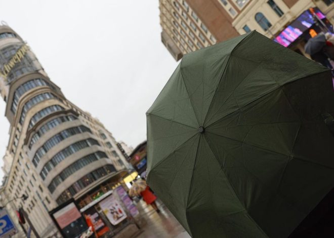 La borrasca Joseph afecta a la Comunidad de Madrid desde el primer día: lluvia y nieve este martes