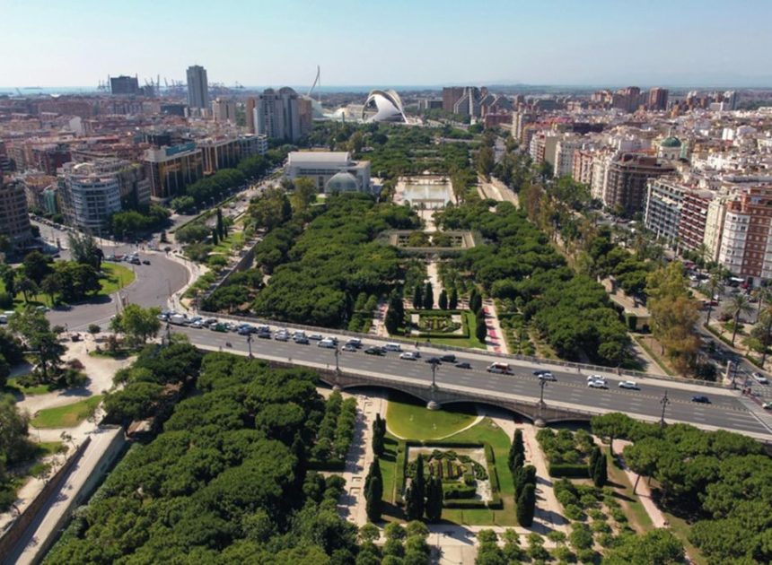 El Ayuntamiento reconoce que Catalá se inventó el aumento de las zonas verdes de València en una nota oficial