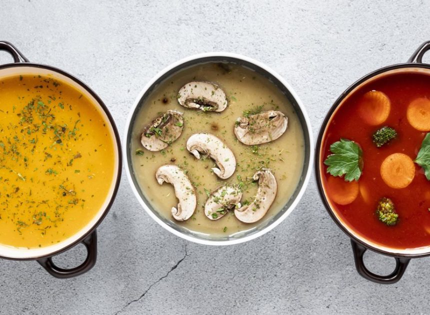 Cuatro ideas de sopas y caldos reconfortantes poco típicos para sobrellevar el frío