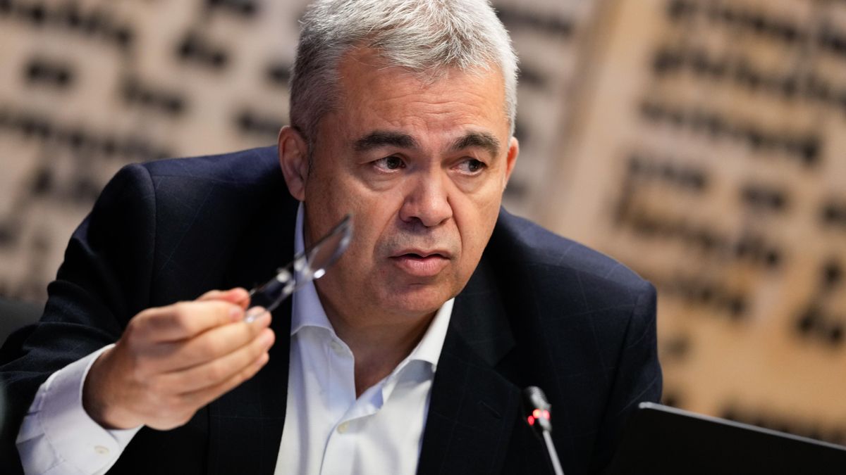 Santos Cerdán apremia a la UCO a que entregue el informe sobre su patrimonio que el juez encargó hace siete meses