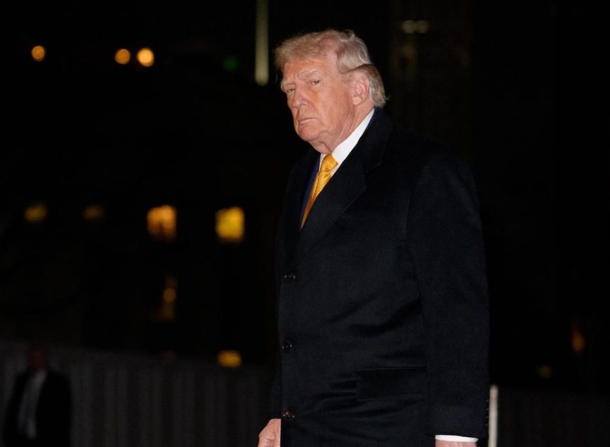 Trump avisó a las petroleras de EEUU un mes antes de la operación contra Maduro: «Prepárense»