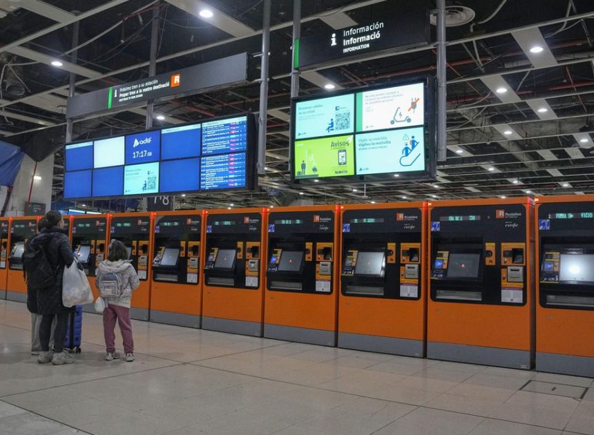 Rodalies, de nuevo sin trenes: una incidencia de Adif frustra la reapertura del servicio