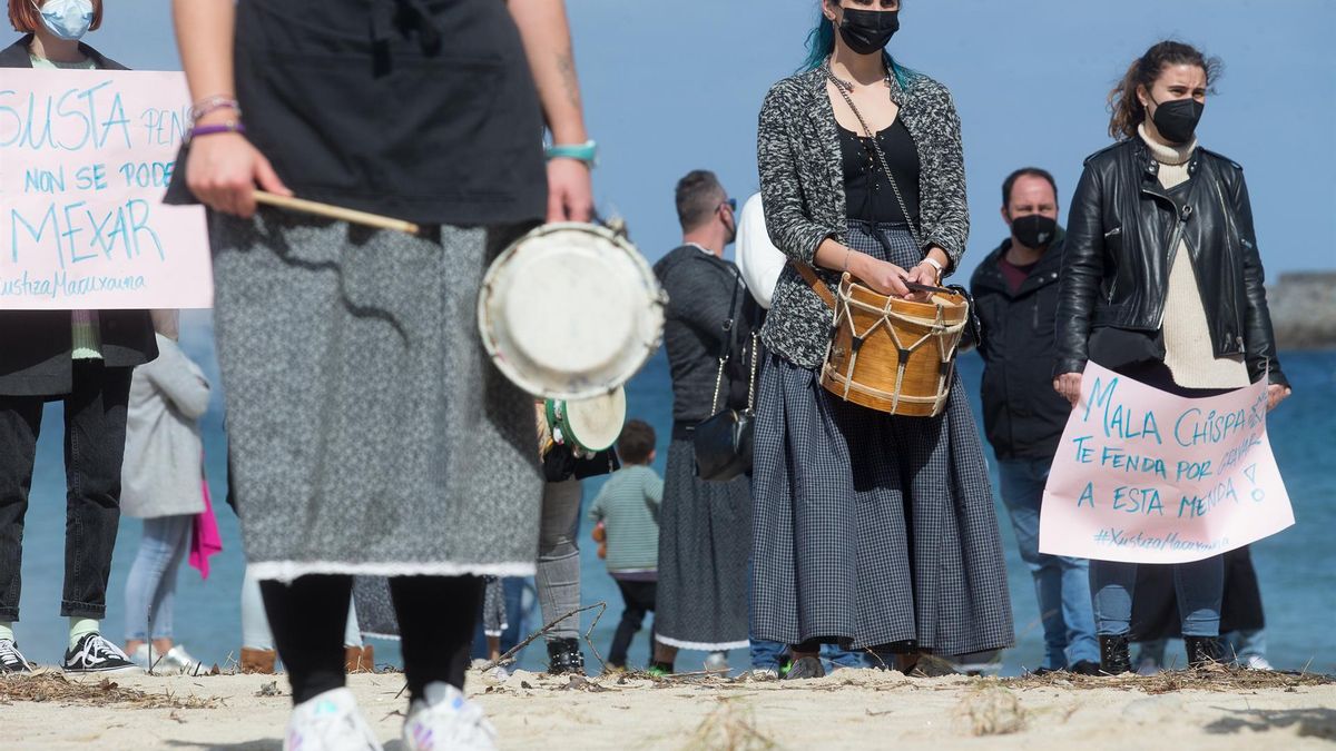Archivada la causa por las grabaciones de mujeres orinando en la romería de A Maruxaina subidas a páginas porno