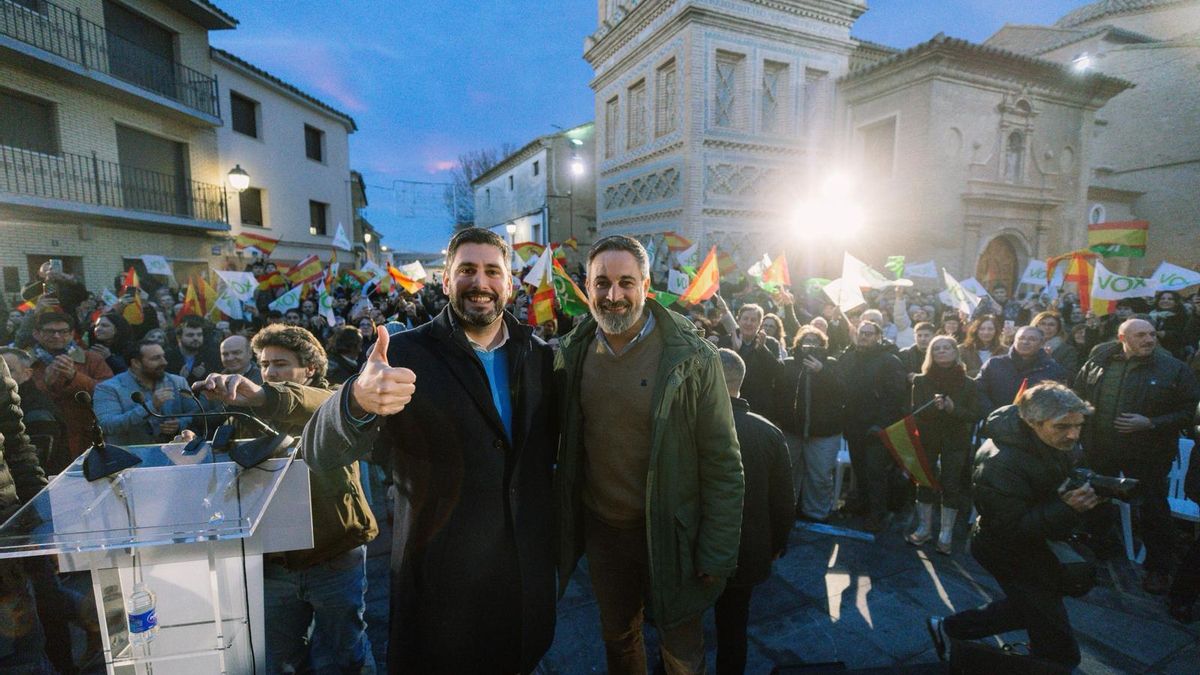 Abascal insulta a Pilar Alegría en Zaragoza al acusar a Sánchez de «poner una mujer objeto de candidata en Aragón»