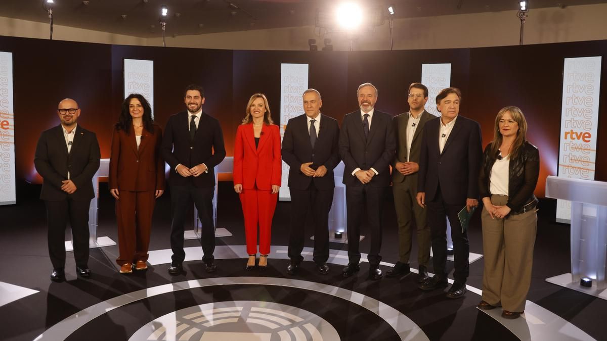 Vox se queda solo en el debate del 8F con el trasvase y en inmigración, y la izquierda alerta: “Está en riesgo la democracia”