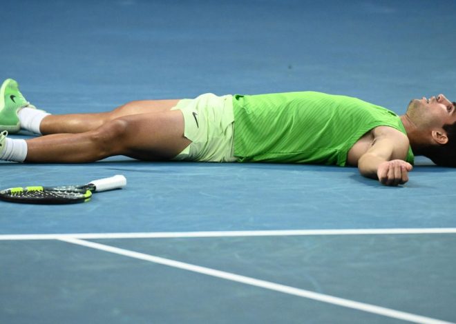 Alcaraz sobrevive al calor y a Zverev para alcanzar su primera final del Open de Australia