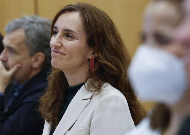 Sanidad firma el acuerdo del estatuto marco mientras los médicos mantienen su convocatoria de huelga